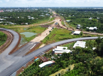 Đường dẫn cầu Mỹ Thuận 2 hoàn thành 70%